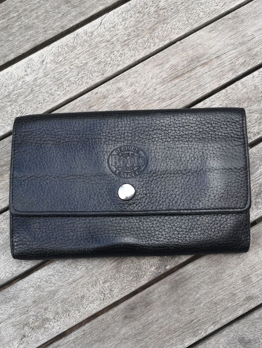 Roots black leather wallet